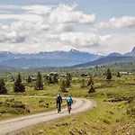 Stor Pa Bualie, Golsfjellet
